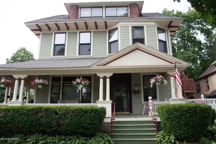 1839 Victorian Apartment